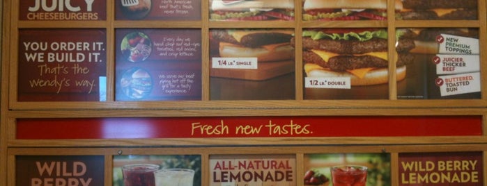 Wendy’s is one of Lugares favoritos de Phillip.