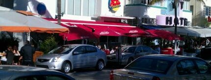 Johnny Rockets is one of South Florida.