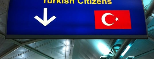 Dış Hatlar Geliş Terminali is one of Check-in 4.