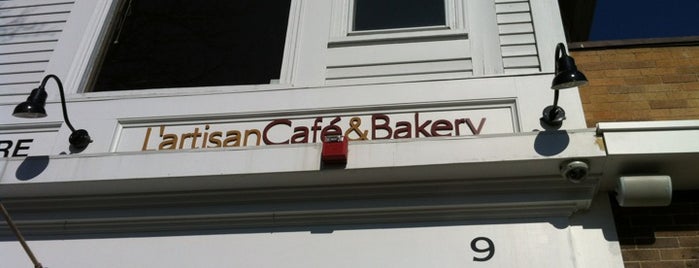 L'Artisan Cafe and Bakery is one of สถานที่ที่ Jason ถูกใจ.