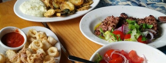 Taverna Kyclades is one of Locais salvos de Amanda.