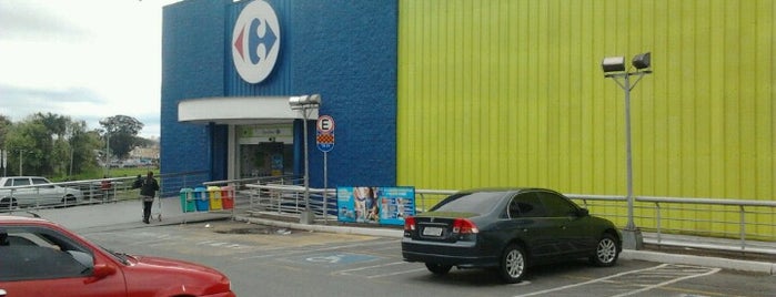 Carrefour is one of Lieux qui ont plu à Oliva.