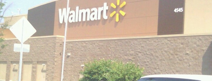 Walmart Supercenter is one of สถานที่ที่ Latonia ถูกใจ.