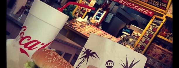 Jetta Burger Market is one of hyun jeong'un Beğendiği Mekanlar.
