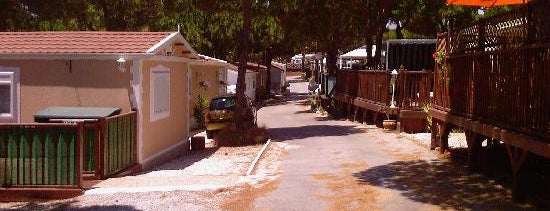 Camping Cabopino is one of donde comer y dormir en Marbella.