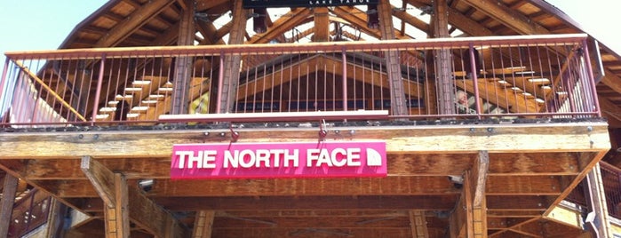 The North Face is one of Posti che sono piaciuti a Rob.