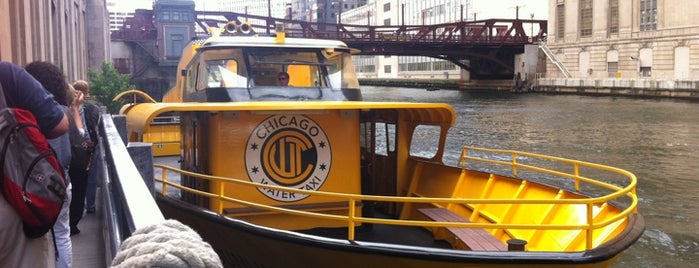 Chicago Water Taxi (Madison) is one of Locais curtidos por Alison.