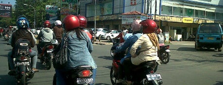 Jalan Gunung Bawakaraeng is one of Makassar Main Roads.