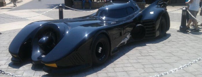 Batmobile is one of Locais curtidos por Chester.