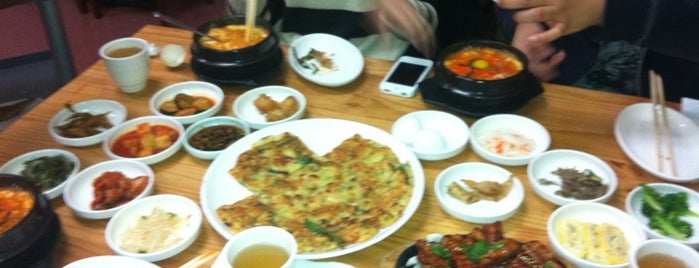 Young Dong Tofu House is one of Frank 님이 좋아한 장소.