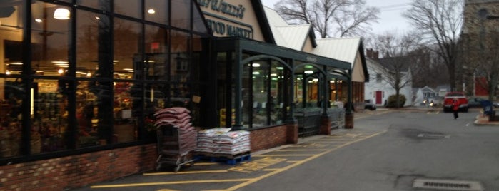 Caraluzzi's Bethel Food Market is one of Jamesさんのお気に入りスポット.
