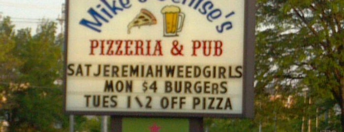 Mike & Denise's Pizzeria and Pub is one of Official Blackhawks Bars.