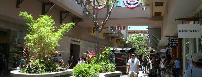 Ala Moana Center is one of Oahu.
