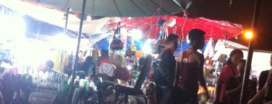 Khlong Lot Market is one of Travel.