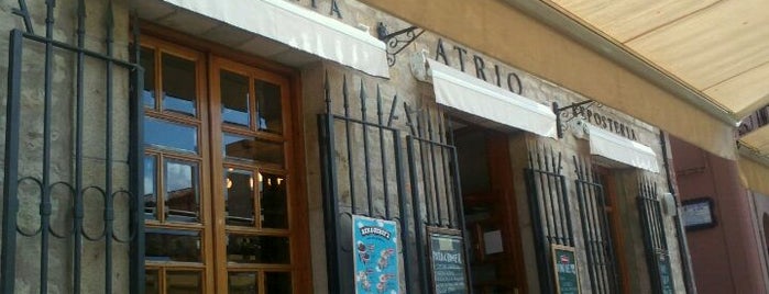 Atrio is one of สถานที่ที่บันทึกไว้ของ César.