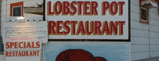 Red's Lobster Pot Restaurant is one of Tempat yang Disimpan Lizzie.