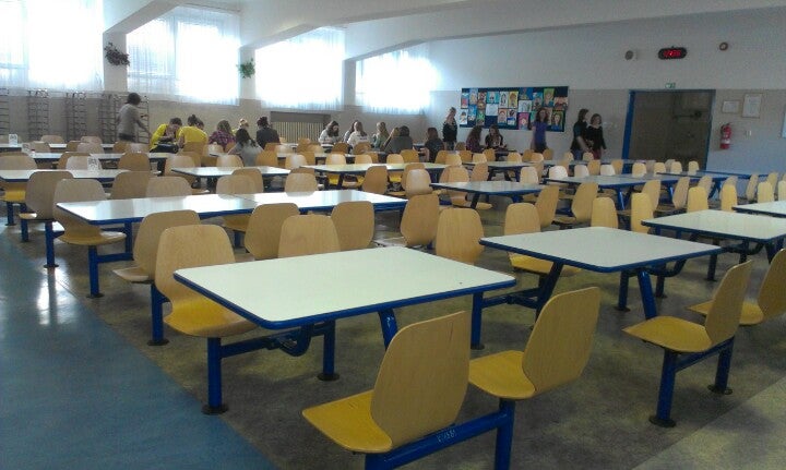 college-cafeteria