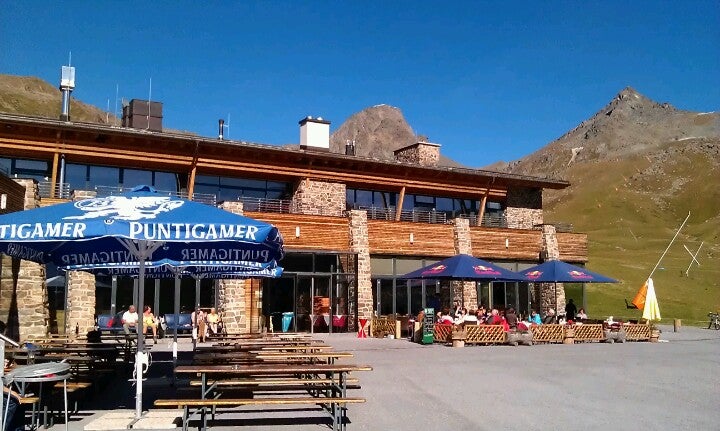 ski-lodge