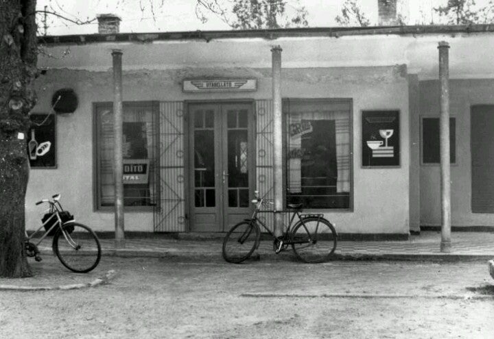 bar