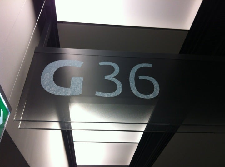 airport-gate