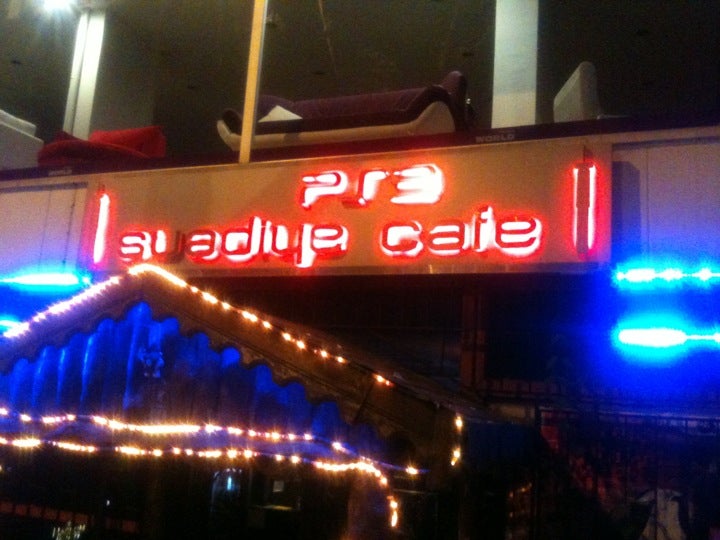 gaming-cafe