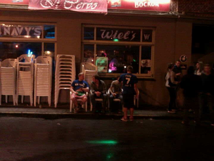 bar