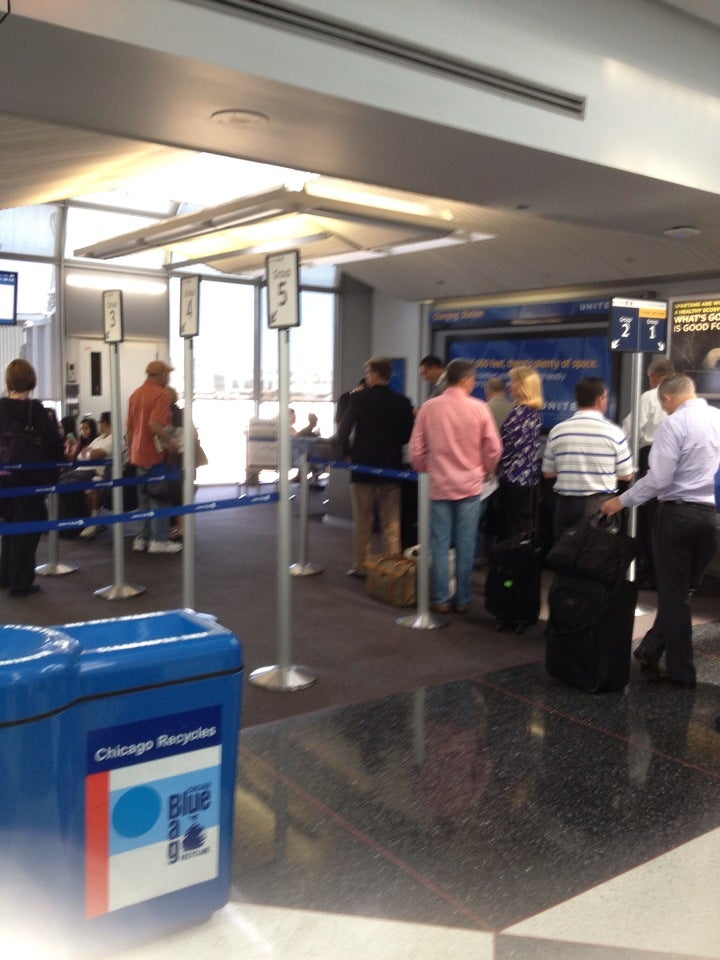 airport-gate