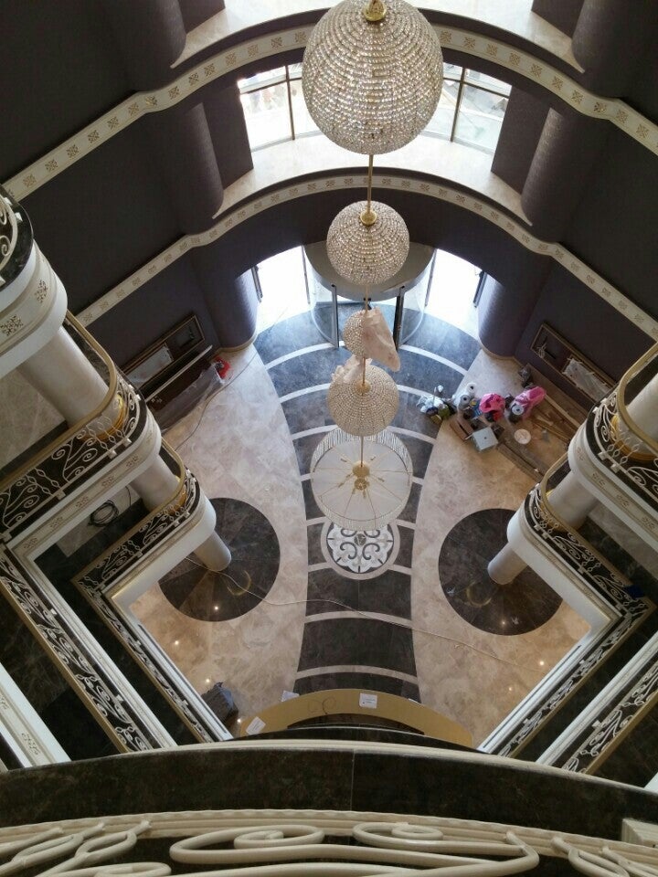 food-court