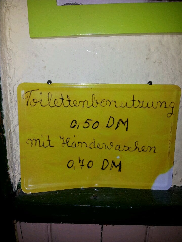 dive-bar
