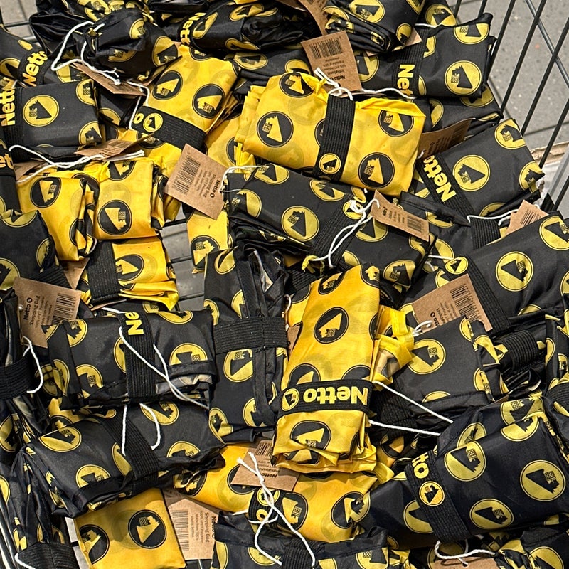 Hop-On Hop-Off Bus & Netto Boot – Bild 2