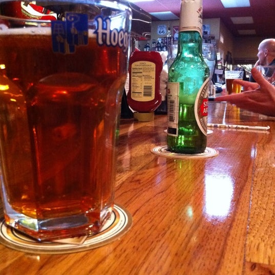 Robert's Italian Deli - Deli,Pizzeria,Italian Restaurant - pizza,salads,parking,liquor,chips,good for a quick meal,calzones,drink specials,chicken parmigiana,good for groups,homemade meatballs