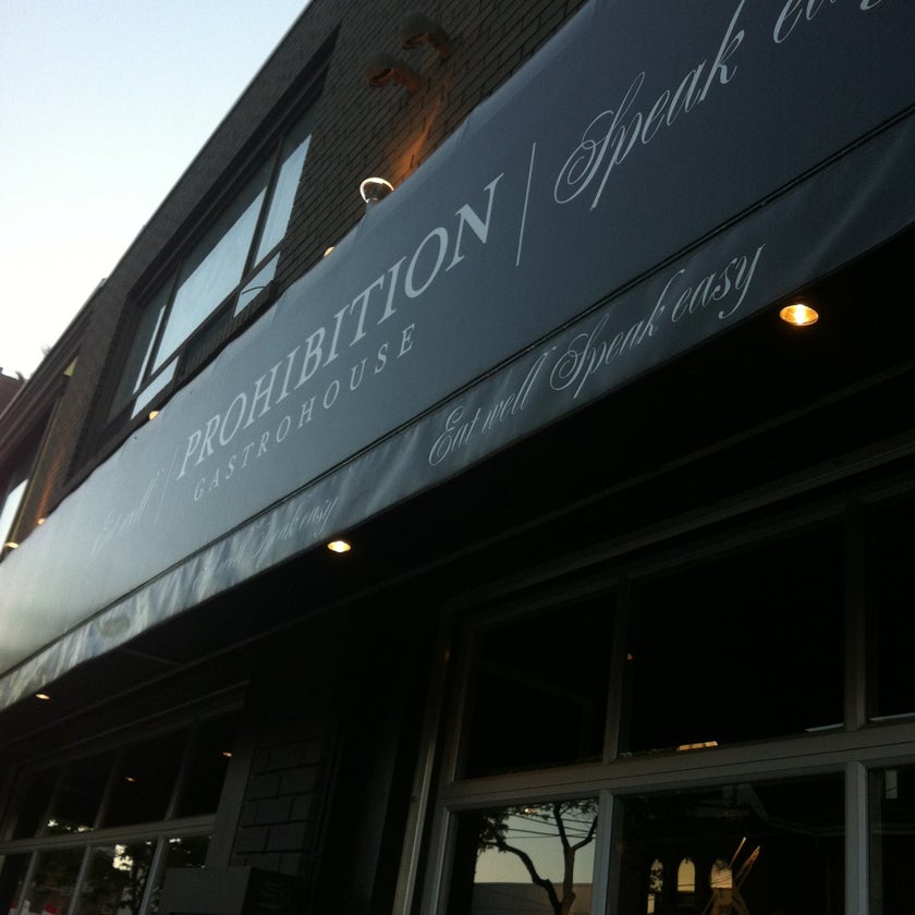 Prohibition Gastrohouse - Bar,Bistro,Gastropub - beer,breakfast food,lunch,brunch food,town,liquor,dinner,great value,happy hour,hospital,trendy,turkey,good for dates,curds,truffles,good for a quick meal,prix fixe menu,grilled cheese sandwiches,tater tots,drink specials,poutine,hip hop,Cobb salad,chicken lollipops,fromages,mac et