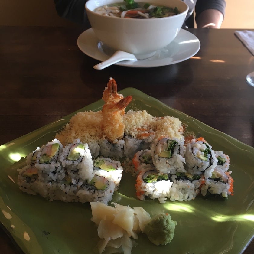 Oka Asian Fusion - Sushi Restaurant - bar,healthy food,parking,curry,trendy,good for dates,good for groups,good for business meetings,chirashi