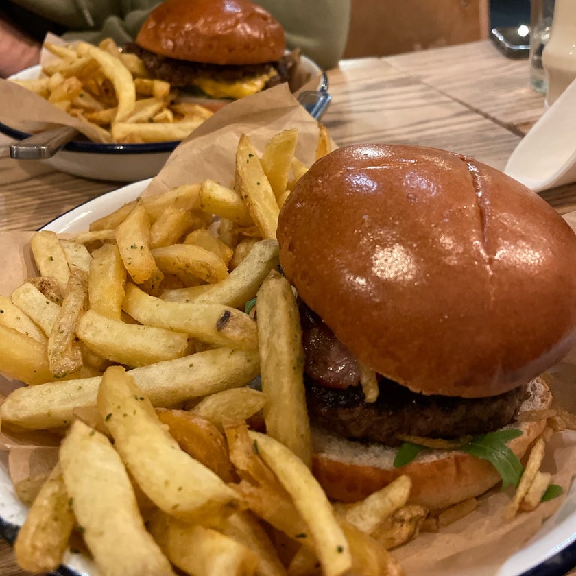 Honest Burgers Warren St - Burger Joint,American Restaurant,Fast Food Restaurant,Burgers - restaurants,staff,burgers,lunch,chips,turkey,rosemary fries,student deals