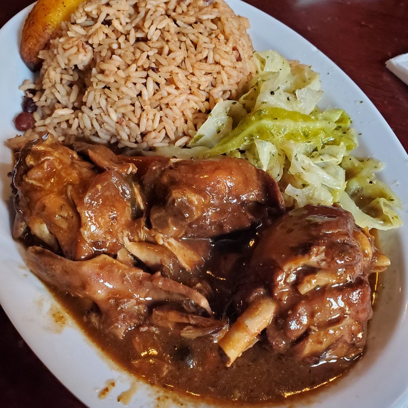Mangos Caribbean Restaurant - Caribbean Restaurant - chicken,beef,lunch,town,rice,bread,spicy food,dinner,tunes,great value,peppers,mango,relish,lemonade,Christmas,peas,cabbage,scotch,plantains,oxtail,reggae