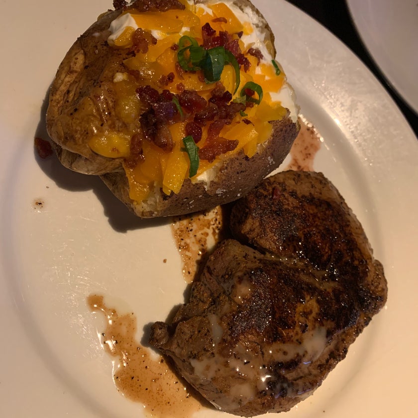 Longhorn Steakhouse - Steakhouse - bar,lunch,steak,dinner,great value,ribs,good for a quick meal,good for groups,good for special occasions