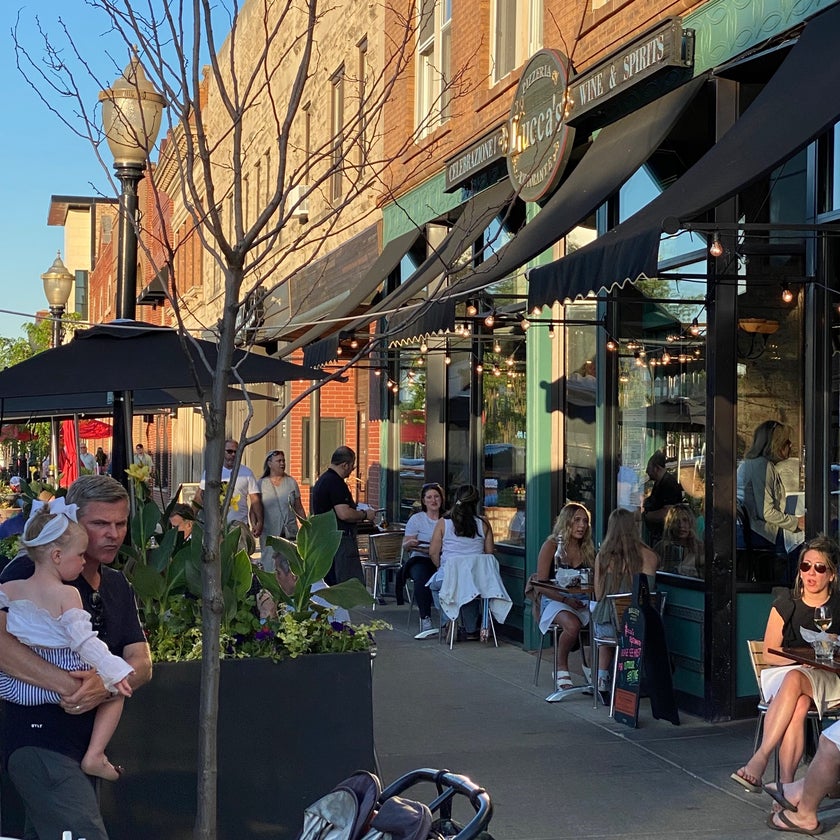 Lucca's Pizzeria & Ristorante - Pizzeria,Pizza,Cocktail Bars,Italian - beer,pizza,vegetables,wine,dinner,happy hour,lunch specials
