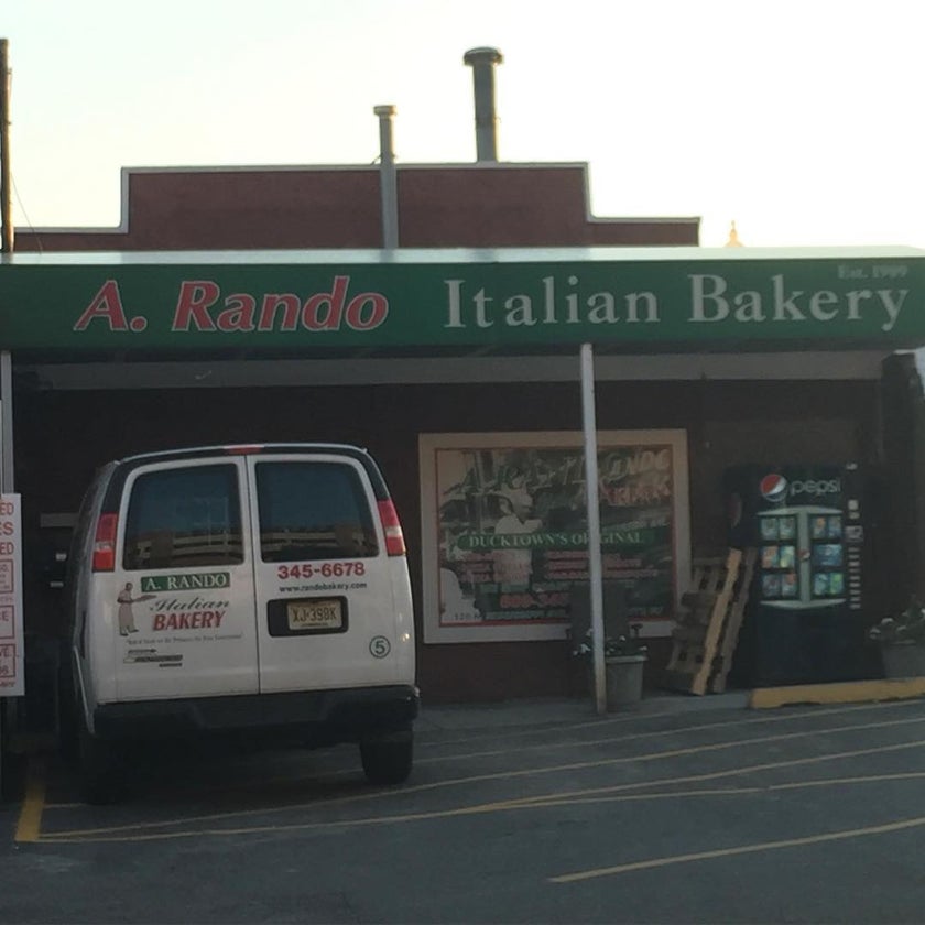 A Rando Bakery - Bakery - 