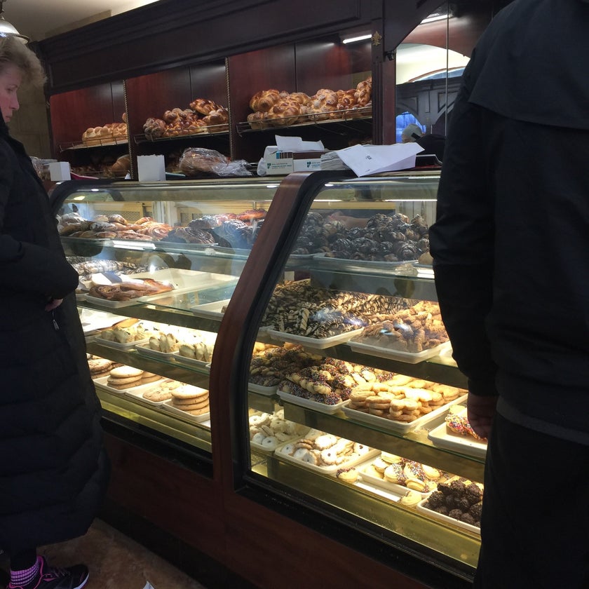 Ostrovitsky Bakery - Bakery,Middle Eastern Restaurant,Bakeries - eggs,chocolate cake,challah