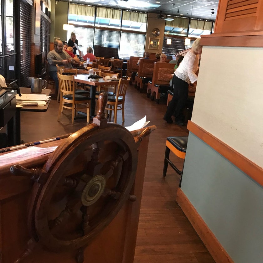 Shrimp Boat - Seafood Restaurant - restaurants,bar,well,parking,dinner,takes reservations,good for dates,wontons,grits,prime rib,good for groups,good for special occasions,cerviche,stuffed flounder
