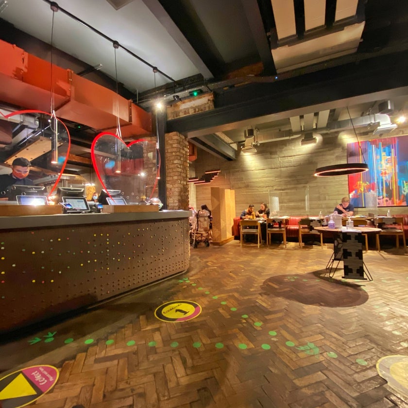 Nando's - Restaurant - 