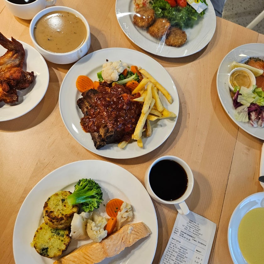 Ikea Restaurant - Scandinavian Restaurant,Scandinavian - coffee,desserts,breakfast food,beef,soup,lunch,brunch food,chocolate,ice cream,tea,rice,pastries,cake,dinner,crowded,chicken wings,homemade food,snacks,soft drinks,cheesecake,trendy,hot dogs,meatballs,furniture,jams,good for a quick meal,cones,broccoli,lively,good for groups,baby back ribs,pork knuckles,lingonberries