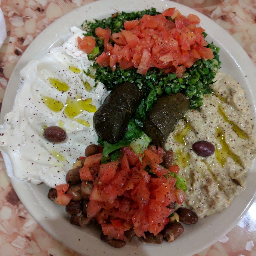 Tutt Cafe - Café,Middle Eastern Restaurant,Sandwich Spot - chicken,inexpensive,salads,lunch,healthy food,outdoor seating,dinner,quiet,great value,neighborhood,tomatoes,appetizers,good for a quick meal,cash only,pita,hot sauce,good for groups,lentil soup,mint tea,merguez,lambajin,pitza