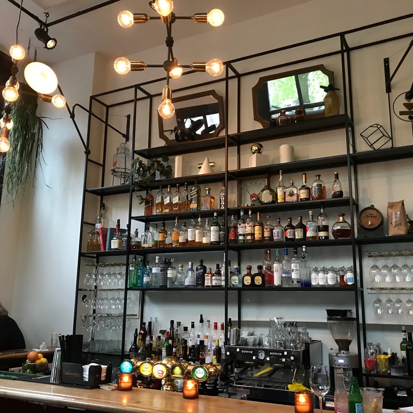 Carter Bar & Kitchen - Bistro,Restaurant - restaurants,bar,chicken,friendly staff,well,healthy food,crowded,neighborhood,trendy,terras