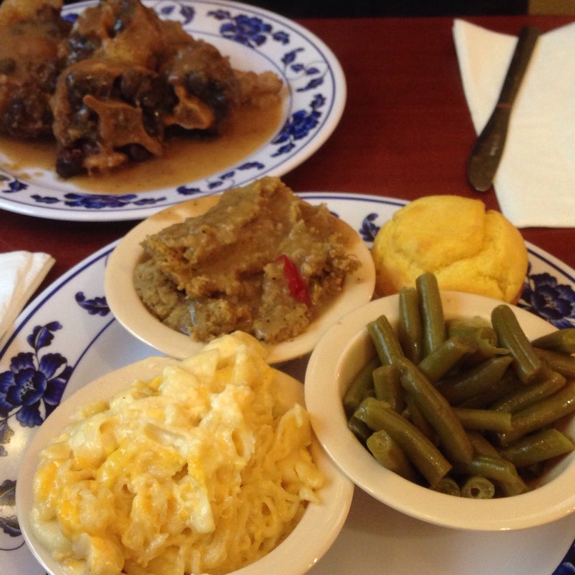 Touch Of Soul - Diner,South American Restaurant,Southern Food Restaurant - restaurants,good service,burgers,town,dinner,Southern food,big portions,dresses,cornbread,soul food