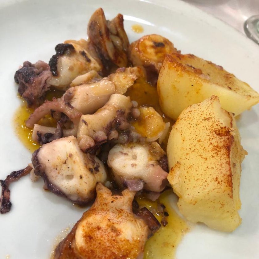 La Gran Taberna - BBQ Joint,Spanish Restaurant,Steakhouse - seafood,dinner,crowded,great value,cute,prints,cash only,lively,good for groups,good for special occasions