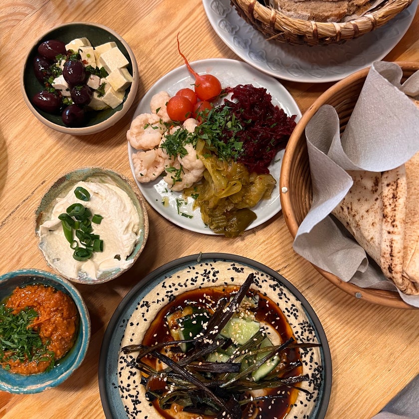 W Kontakcie - Dining and Drinking,Breakfast & Brunch,Vegetarian - restaurants,bar,staff,breakfast food,good for working,quiet,fresh food,trendy