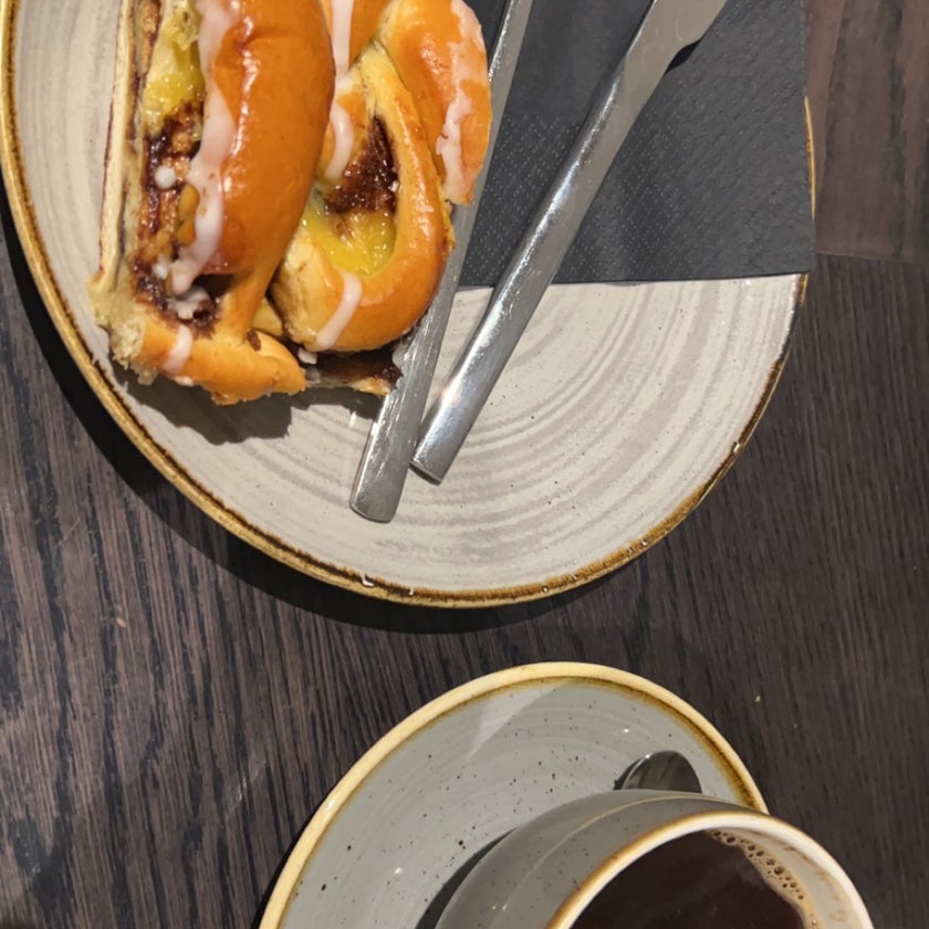 Ole & Steen - Bakery,Cafe, Coffee, and Tea House,Restaurant,Bakeries - restaurants,cheese,pastries,mushrooms,yogurt,ham,truffles,cinnamon,flat whites,toasties,cheap breakfast