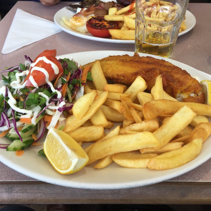 Moulin Grill - Café,Coffee Shop,English Restaurant - staff,well