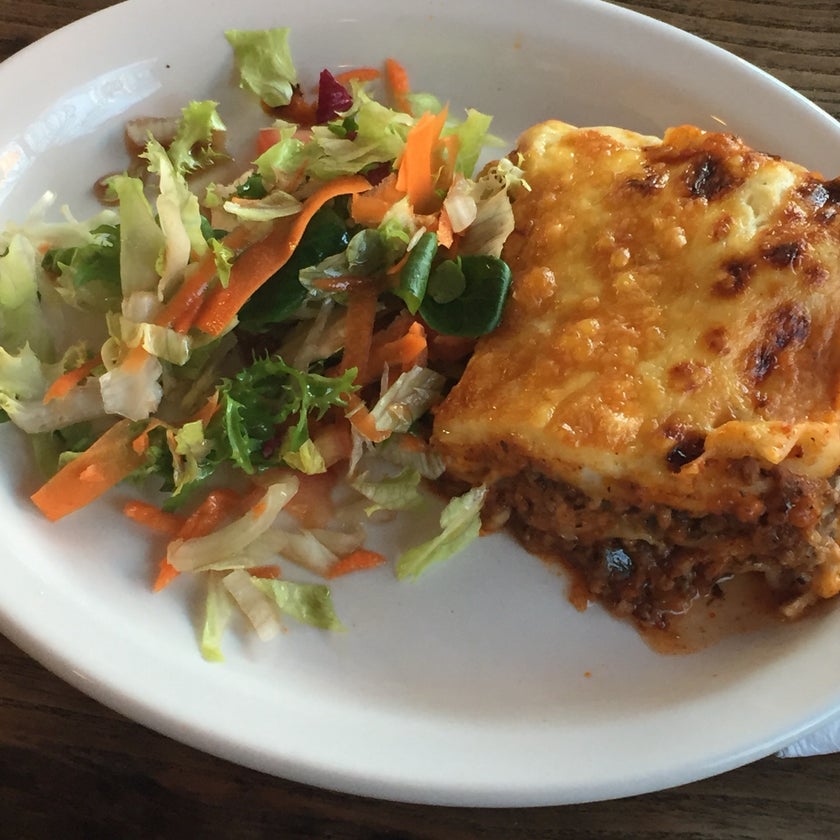 Art Cafe - Café,Coffee Shop,Restaurant - restaurants,coffee,sandwiches,salads,lunch,town,great value,cappuccinos,good for a quick meal,lasagne